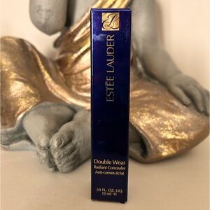 Estée Lauder new concealer, warm light color